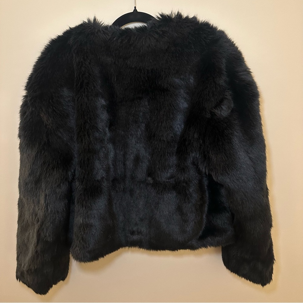 Abercrombie & Fitch Black Plush Faux Fur Cropped Jacket - Picture 4 of 4